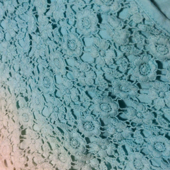 Forever 21 Lace Shorts Size Large - Picture 2 of 7